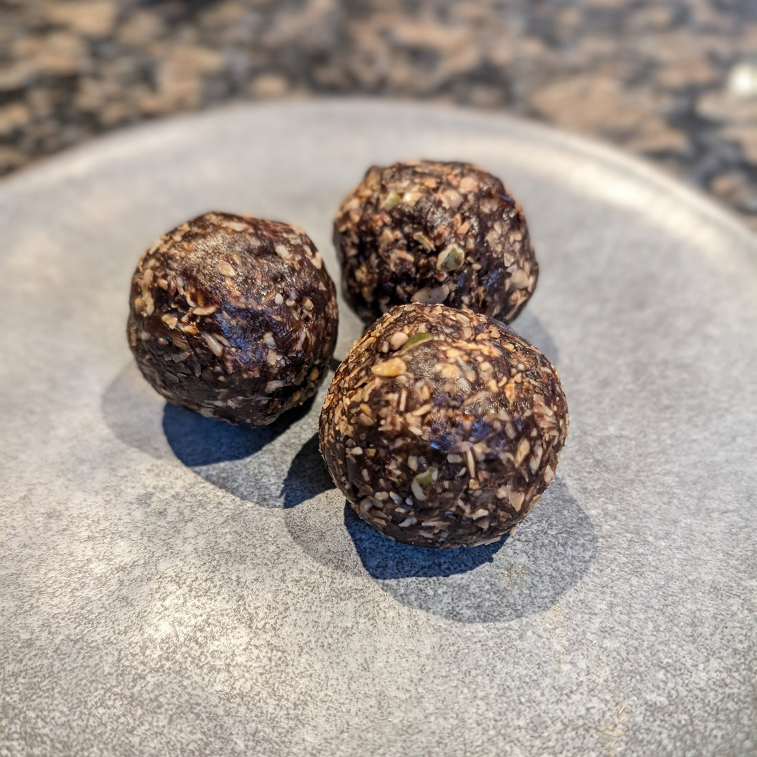 Nut-free Oat & Date Bliss Bites